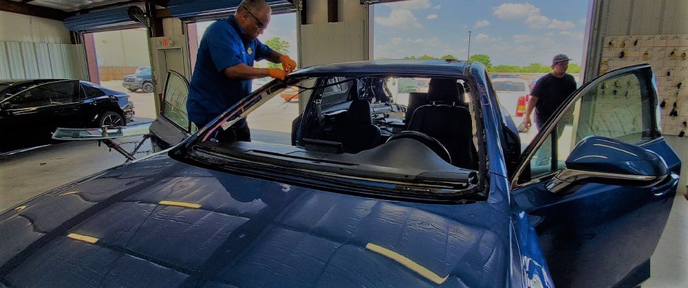 Dodge auto glass service in Dubai