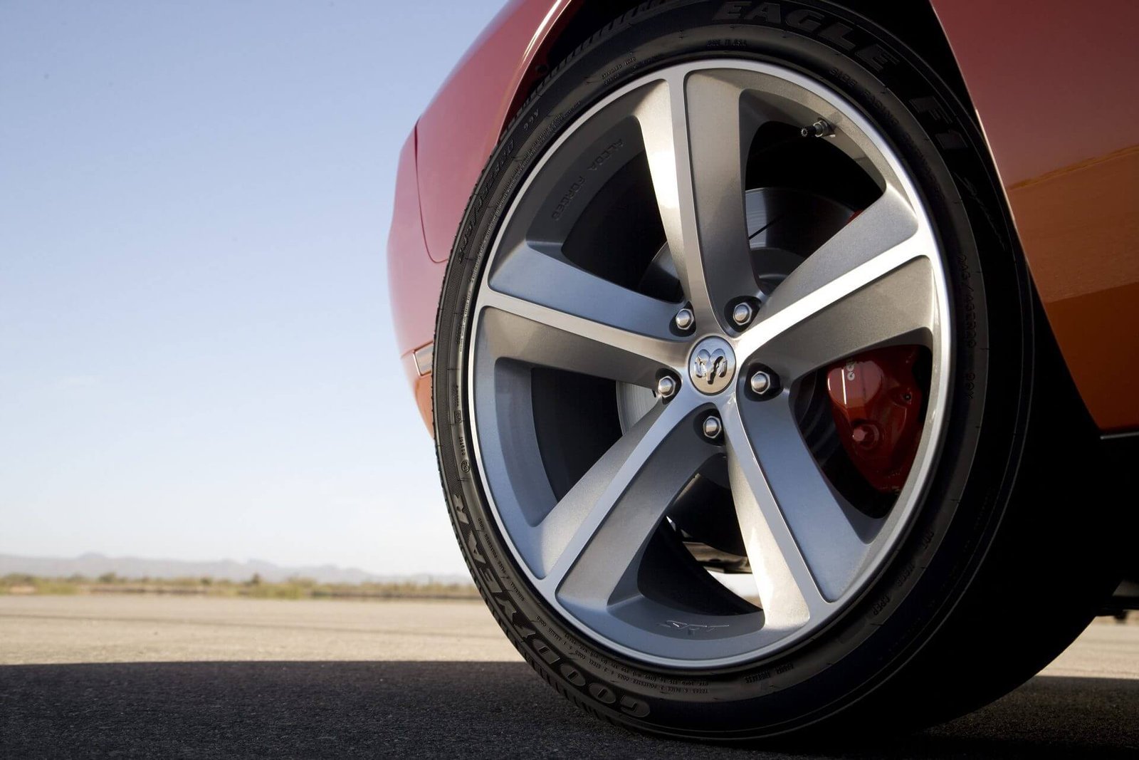 Dodge alloy wheel inspected for rim repair in Dubai