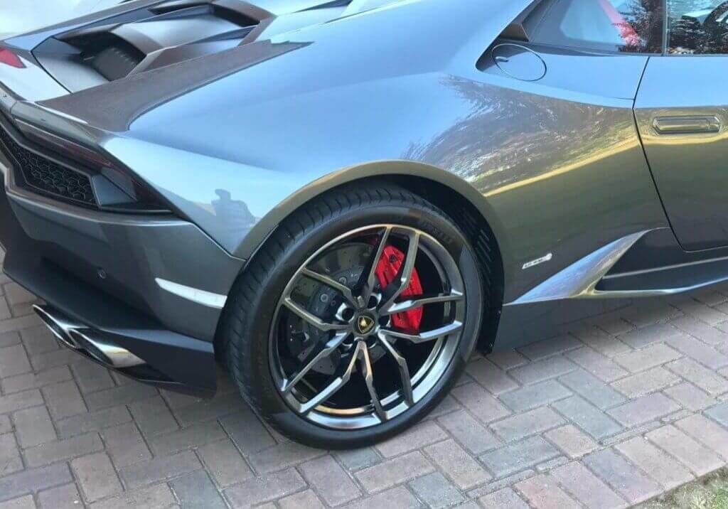Lamborghini alloy rim inspection and repair in Dubai