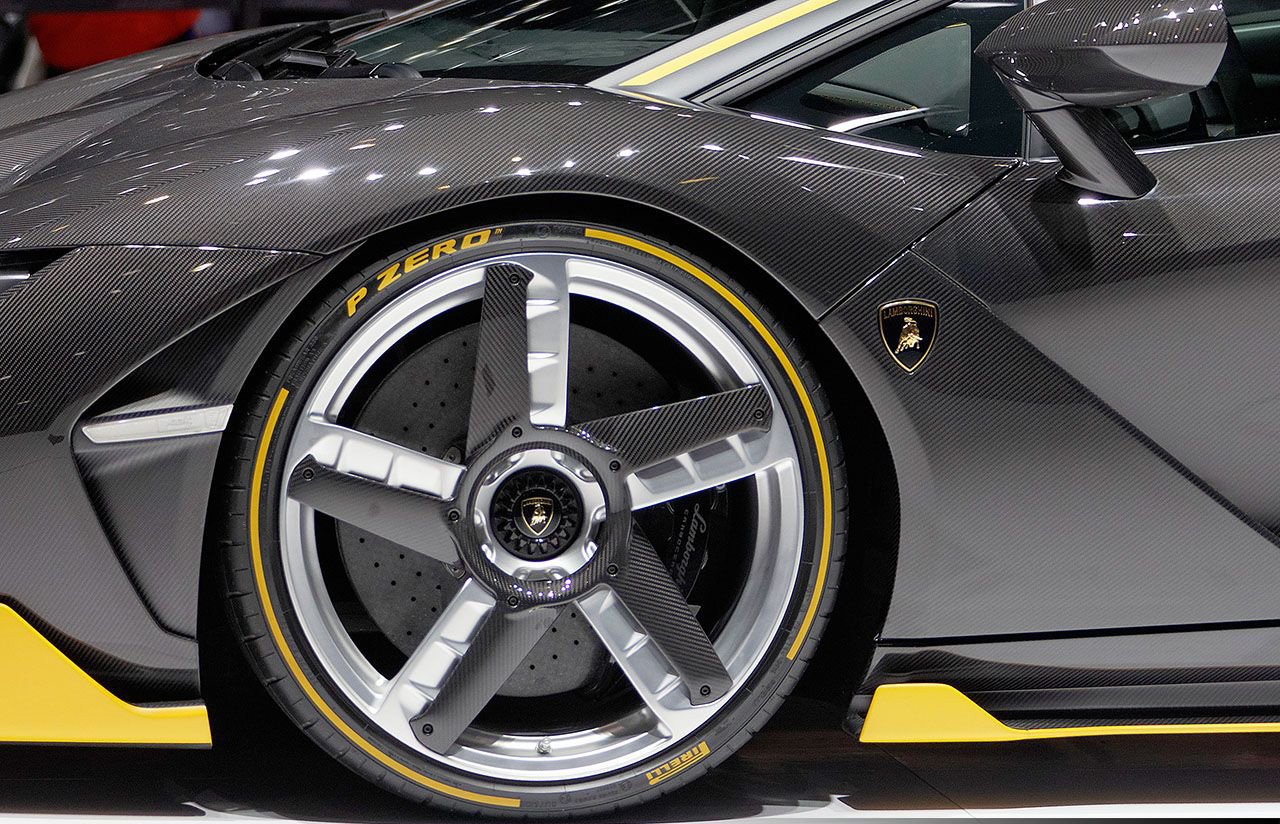 Lamborghini rim crack bend and runout inspection
