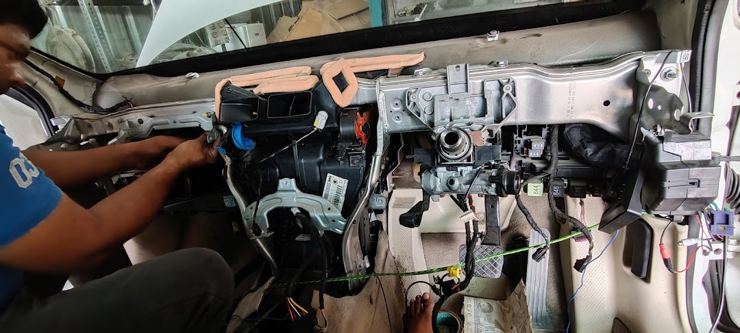 McLaren air conditioning leak inspection and repair