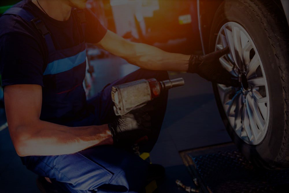 McLaren rim repair and inspection in Dubai