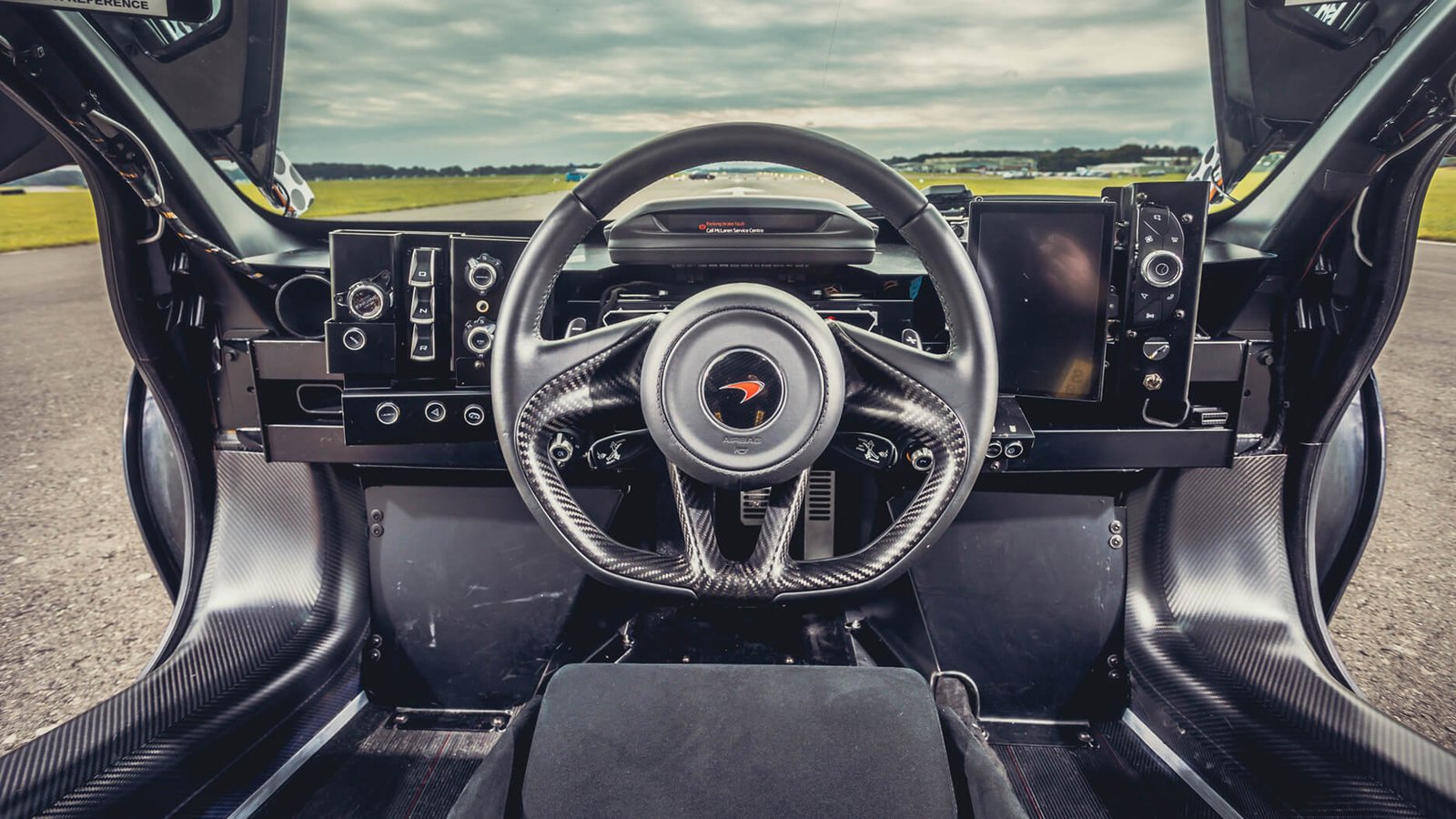 McLaren steering repair inspection in Dubai