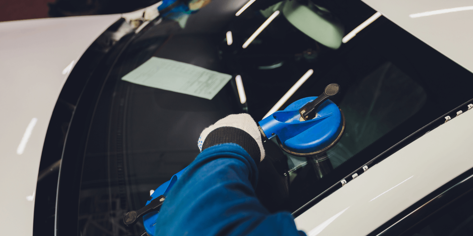 McLaren windscreen replacement in Dubai