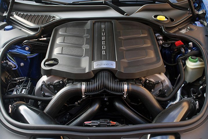Porsche engine repair detail