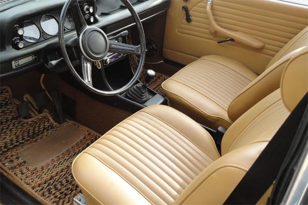 BMW seat leather and stitching inspection