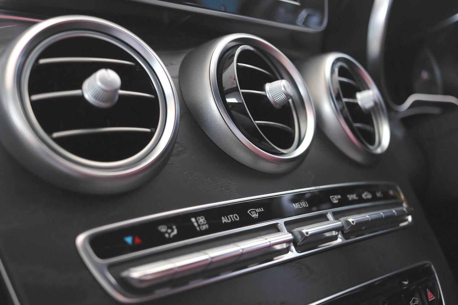 Mercedes climate control service in Al Quoz