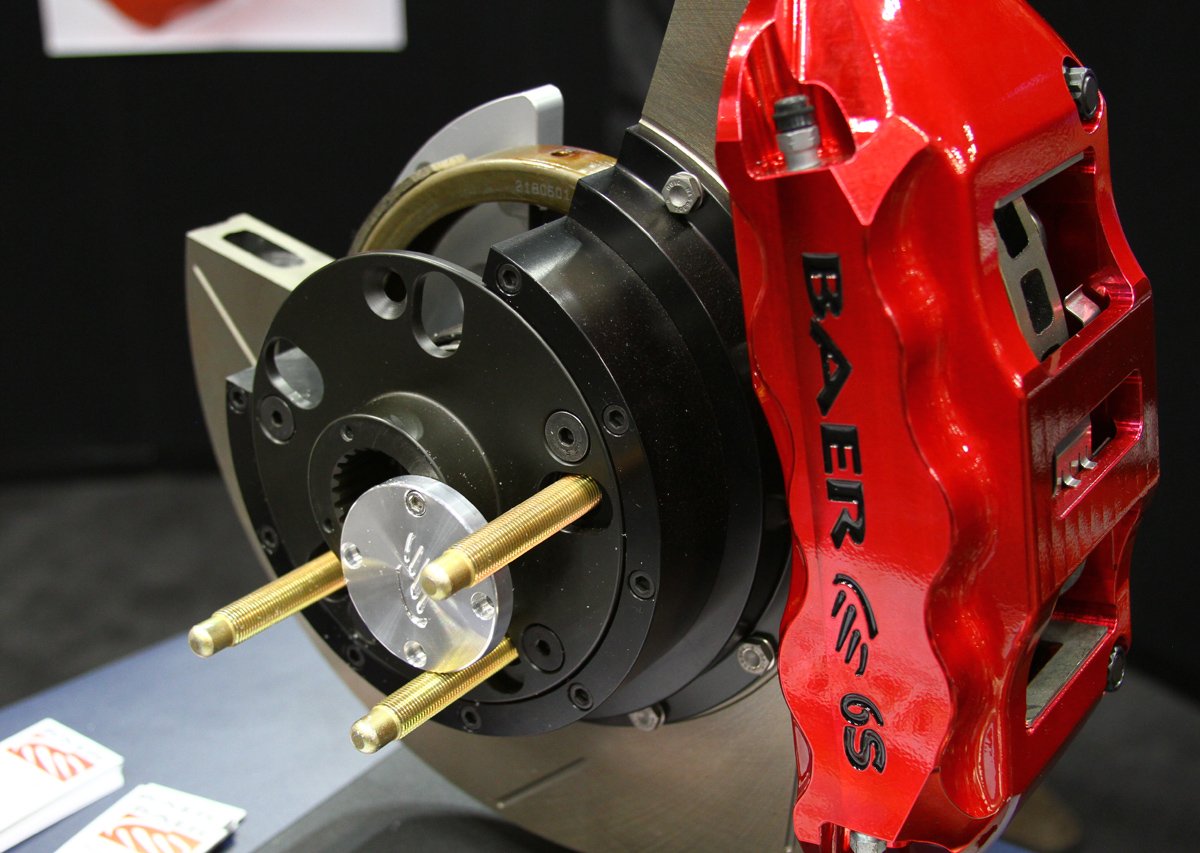 Jeep brake disc and caliper inspection in Dubai