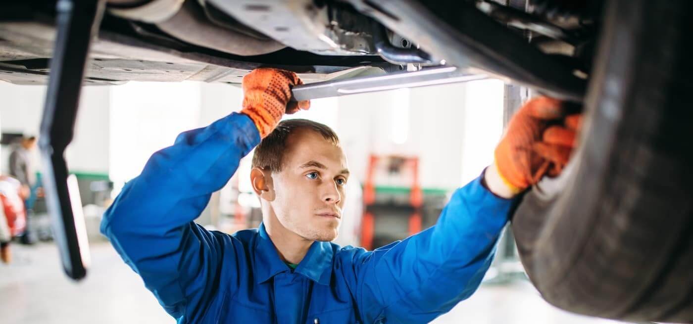 Jeep wheel and suspension inspection in Dubai
