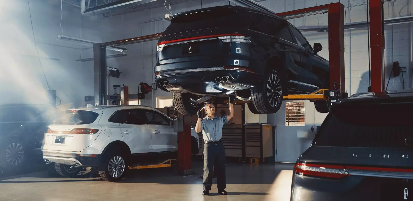 Lincoln repair and inspection workshop in Dubai