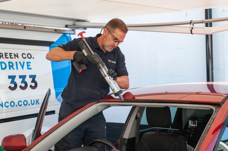 Porsche windscreen replacement in Dubai