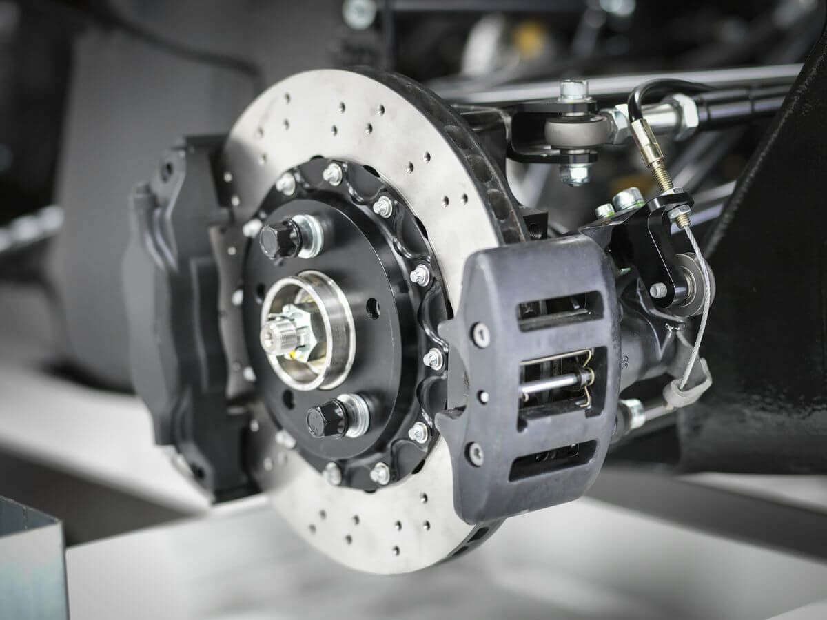 GMC brake workshop inspection for SUVs and pickups