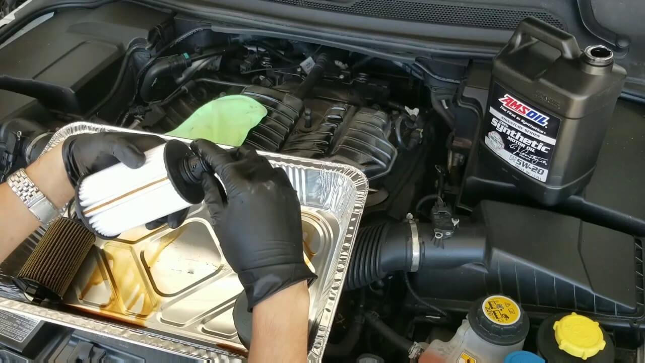 Land Rover oil change service in a Dubai workshop